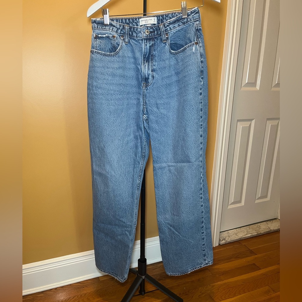 Abercrombie & Fitch Light Blue “The Loose High Rise Curve Love” Jeans